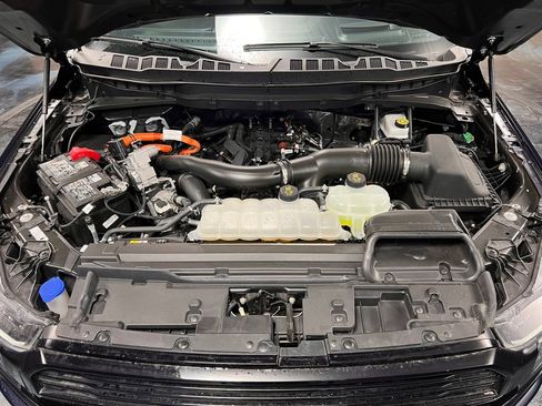 Used 2025 Ford F150 Platinum w/ Equipment Group 702A High AWD/4WD image 18