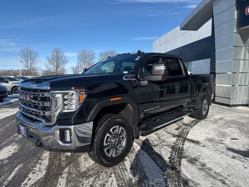 Used 2021 GMC Sierra 2500 SLE w/ SLE Value Package; image 3