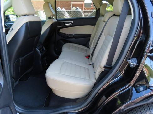 Used 2020 Ford Edge SEL AWD/4WD image 16