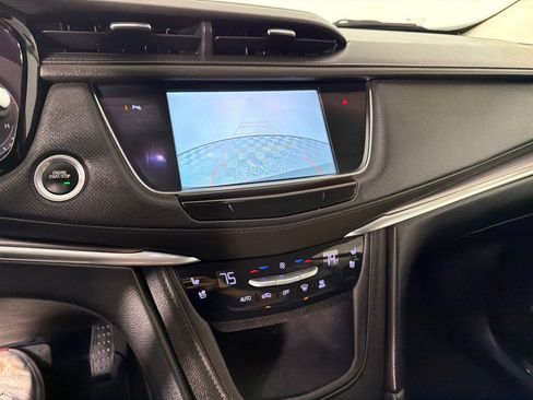 Used 2018 Cadillac XT5 Premium Luxury AWD/4WD image 18