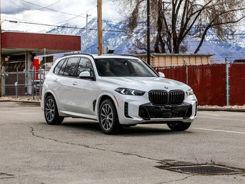 New 2026 BMW X5 xDrive40i w/ Executive Package AWD/4WD image 7