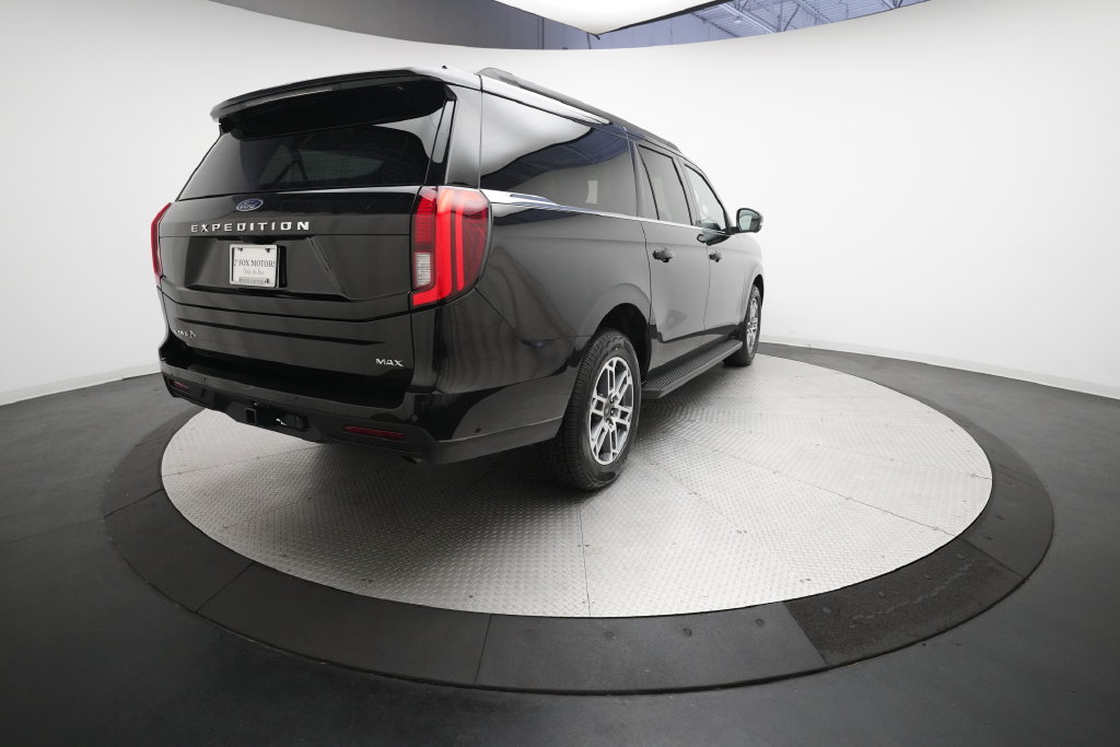 Used 2025 Ford Expedition Max Active AWD/4WD image 36