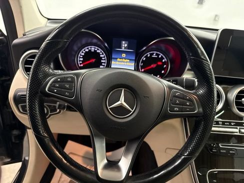 Used 2019 Mercedes-Benz GLC 300 4MATIC image 25