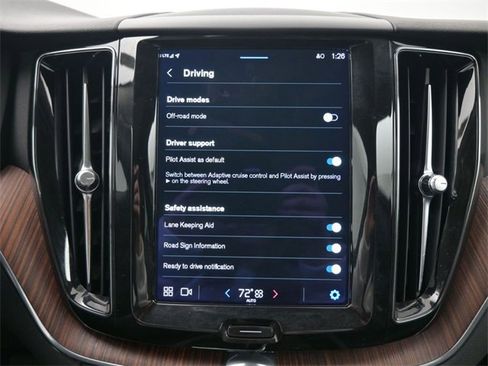 Used 2023 Volvo XC60 B5 Plus w/ Protection Package image 15