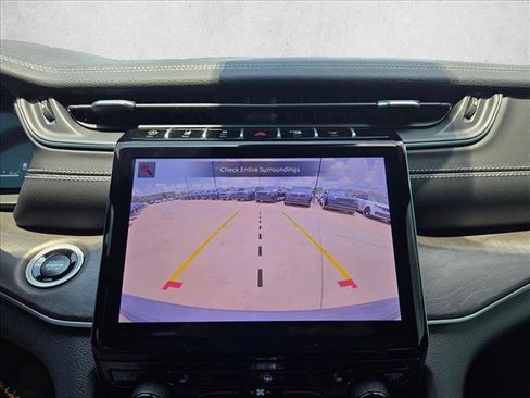 Used 2025 Jeep Grand Cherokee Limited RWD image 14