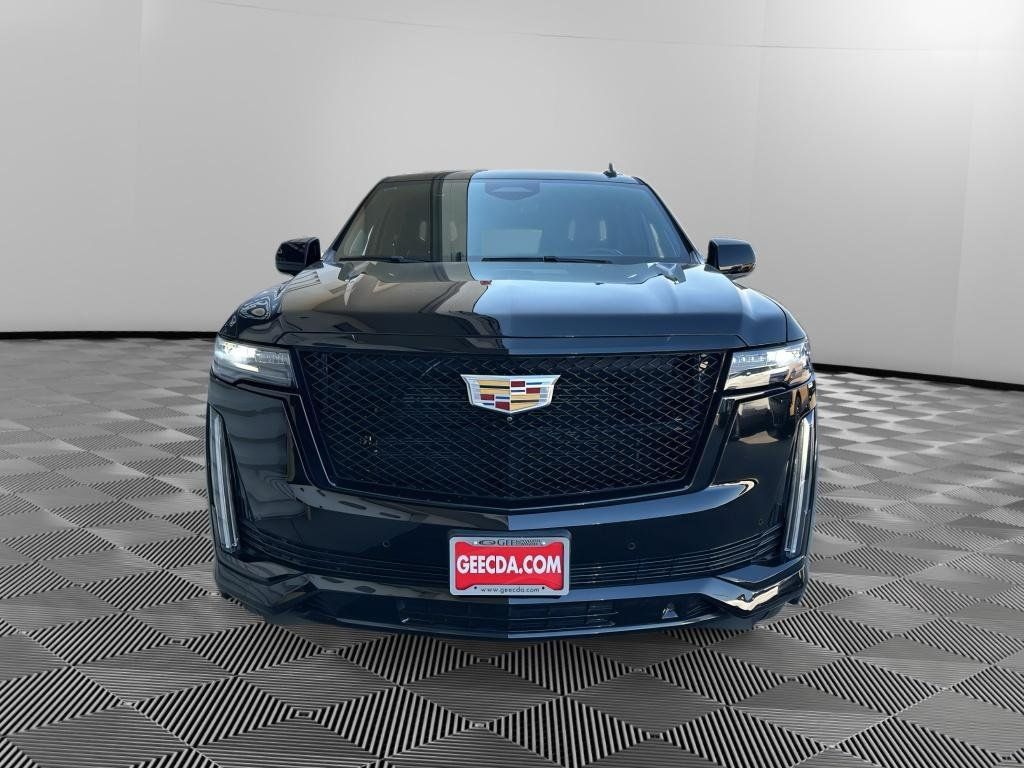 Used 2022 Cadillac Escalade Sport Platinum AWD/4WD image 2