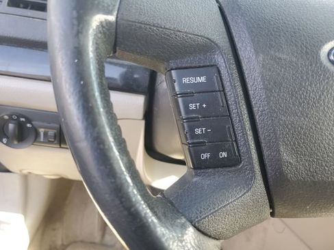 Used 2009 Ford Fusion SEL image 11