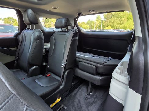 Certified 2024 Kia Carnival SX Prestige FWD image 31
