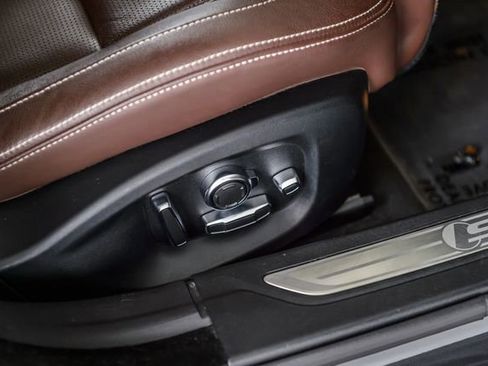 Used 2018 Jaguar XF S image 44