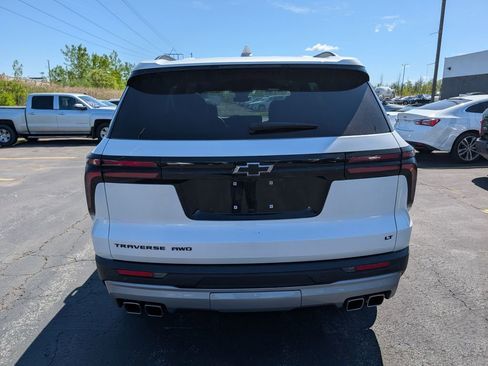Used 2024 Chevrolet Traverse LT w/ Trailering Package AWD/4WD image 7