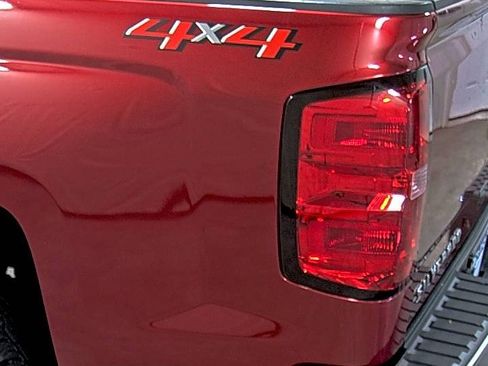 Used 2018 Chevrolet Silverado 1500 LT w/ All Star Edition image 10