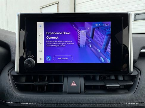 Used 2025 Toyota RAV4 XLE image 30