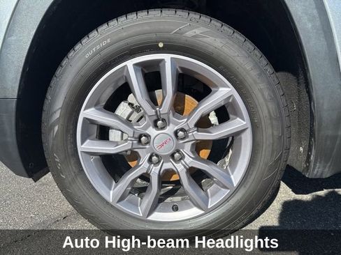 Used 2024 GMC Terrain SLT image 11