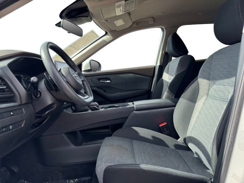 Used 2023 Nissan Rogue SV FWD image 10