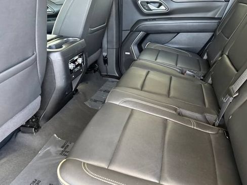 Used 2024 GMC Yukon SLT AWD/4WD image 14