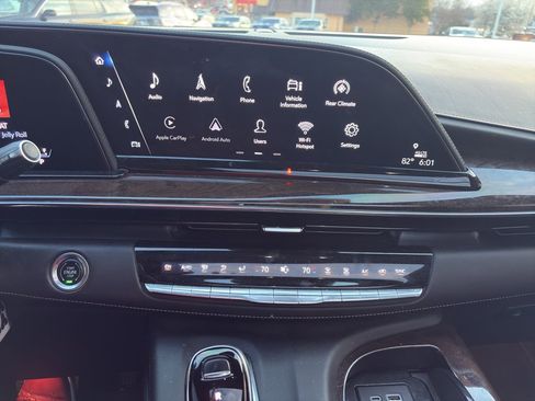 Used 2022 Cadillac Escalade Sport Platinum image 13