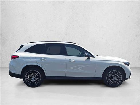 Used 2024 Mercedes-Benz GLC 300 4MATIC image 4