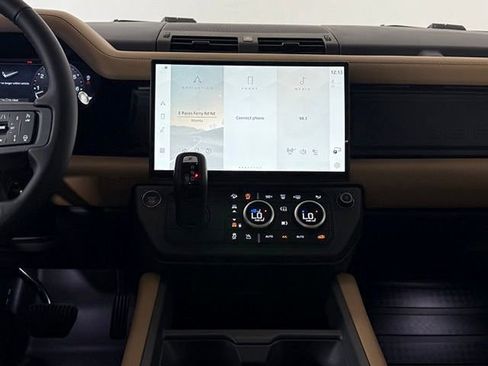 New 2026 Land Rover Defender 110 X-Dynamic SE AWD/4WD image 23