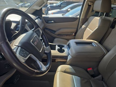 Used 2019 GMC Yukon XL SLT w/ Open Road Package image 8