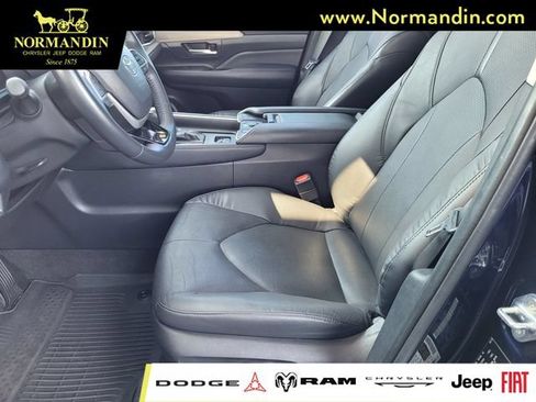 Used 2024 Toyota Grand Highlander AWD image 14
