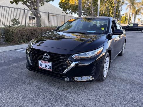 Certified 2025 Nissan Sentra S FWD image 4