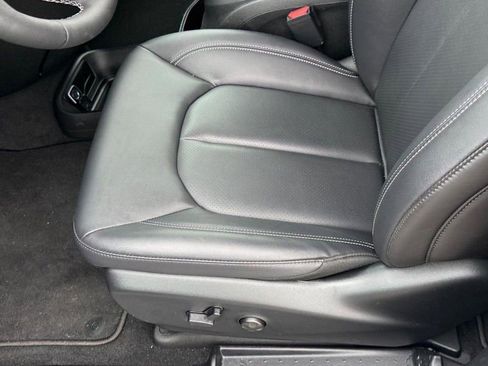 New 2026 Chrysler Pacifica Select w/ S Appearance Package FWD image 12