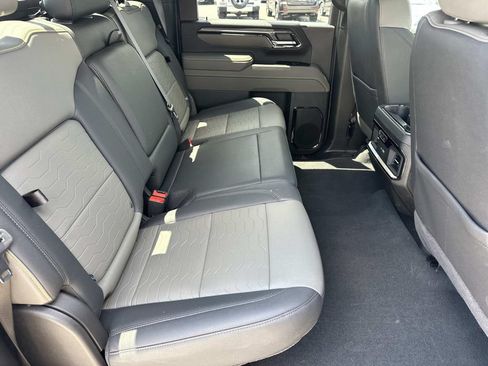Used 2025 Chevrolet Silverado 2500 ZR2 w/ Technology Package AWD/4WD image 14