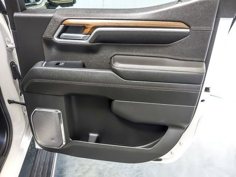 Certified 2022 Chevrolet Silverado 1500 High Country w/ High Country Premium Package AWD/4WD image 31