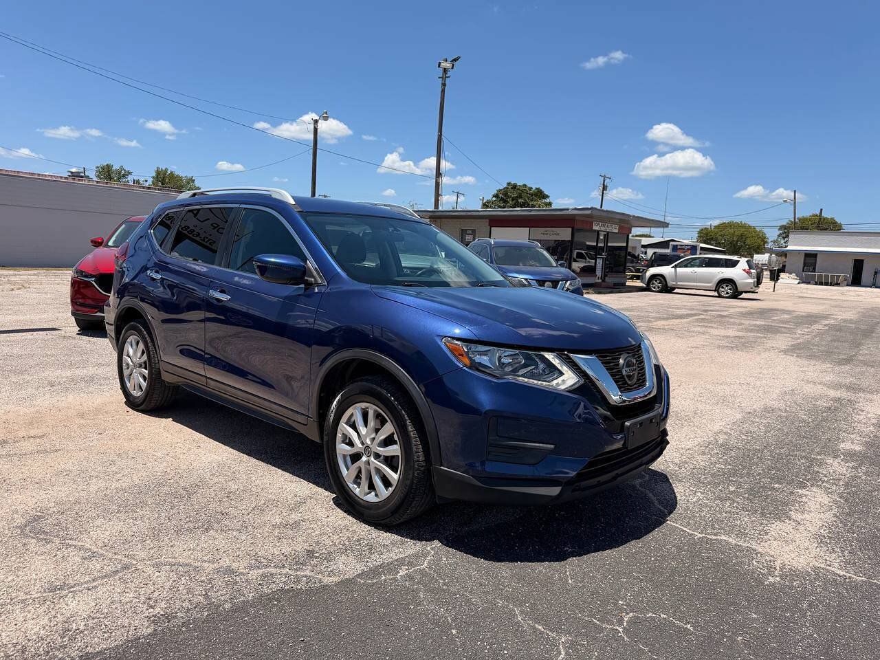 Used 2018 Nissan Rogue SV AWD/4WD image 4