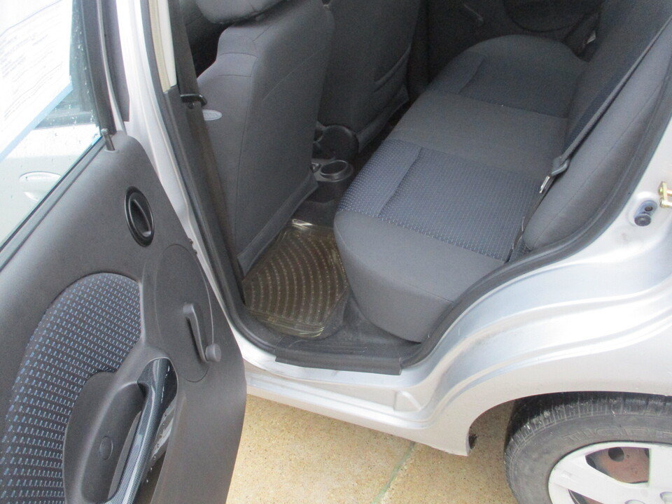 Used 2006 Chevrolet Aveo LS FWD image 22