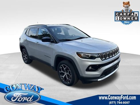 Used 2024 Jeep Compass Limited image 1