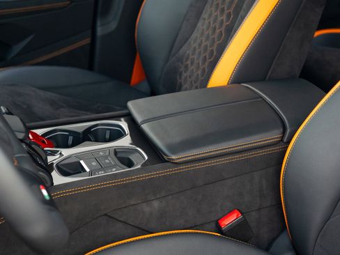 Used 2024 Lamborghini Urus S image 43