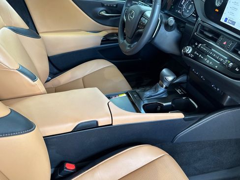 Certified 2024 Lexus ES 350 w/ Premium Package FWD image 19