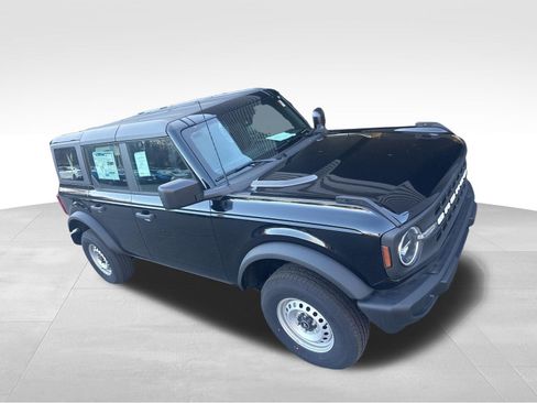 New 2025 Ford Bronco 4-Door AWD/4WD image 8