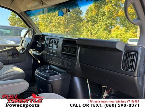 Used 2015 Chevrolet Express 3500 image 15