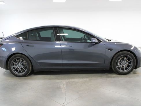 Used 2021 Tesla Model 3 Standard Range Plus image 11