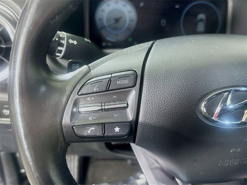 Used 2022 Hyundai Kona Limited image 12