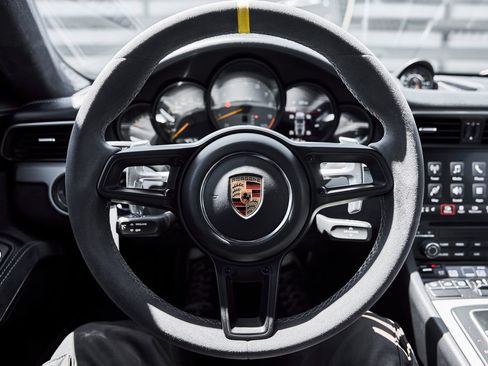 Used 2018 Porsche 911 GT3 RWD image 45