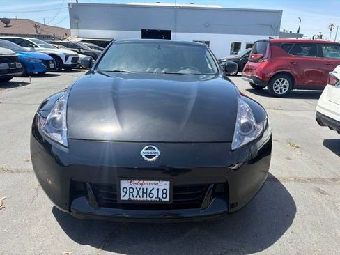 Used 2011 Nissan 370Z Touring w/ Sport Pkg RWD image 2