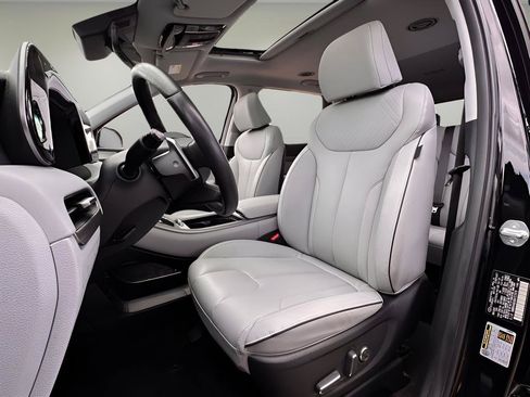 Used 2024 Hyundai Palisade SEL FWD image 6