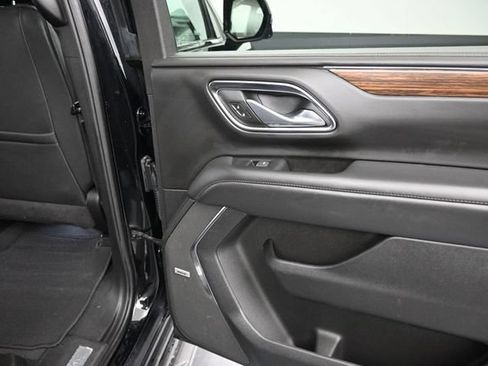 Used 2024 Chevrolet Suburban High Country AWD/4WD image 23