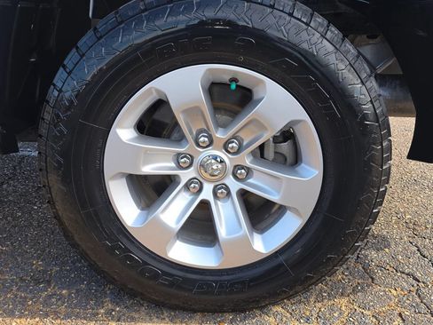 Used 2023 RAM 1500 Laramie AWD/4WD image 9
