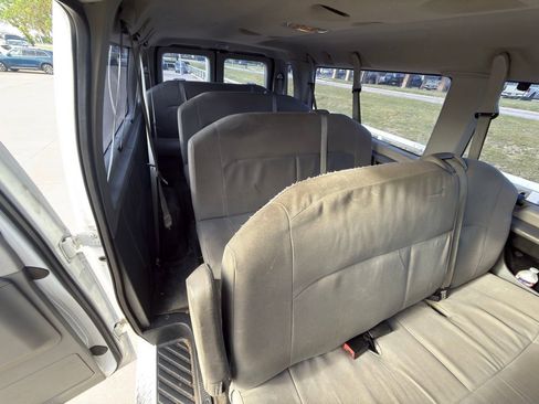 Used 2014 Ford E-350 and Econoline 350 XLT image 6