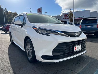 Certified 2022 Toyota Sienna LE