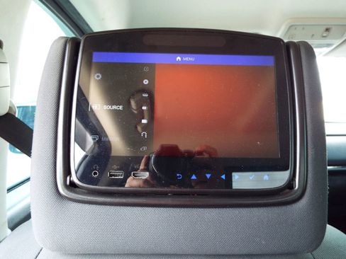 Used 2021 Nissan Titan SV w/ SV Convenience Package AWD/4WD image 19