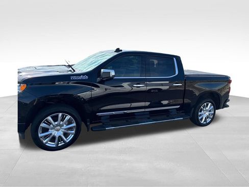 Used 2023 Chevrolet Silverado 1500 High Country w/ Technology Package AWD/4WD image 2
