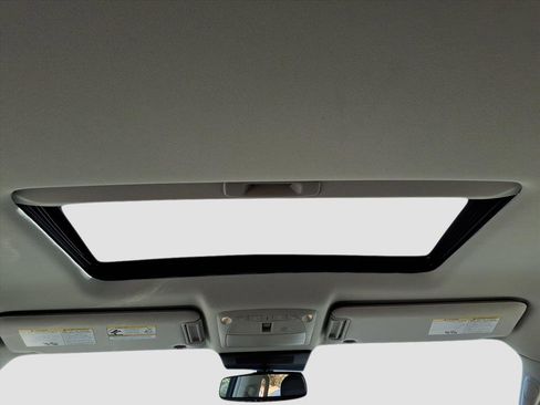 Used 2024 Nissan Armada SL w/ Captain's Chairs Package image 11