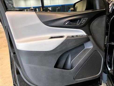 Used 2020 Chevrolet Equinox LS FWD image 9