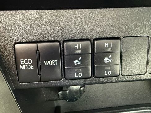 Used 2014 Toyota RAV4 Limited w/ Technology Package AWD/4WD image 40