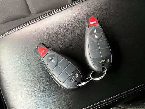 Used 2013 Dodge Durango SXT image 34